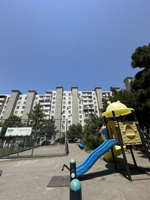 Satılır 2 otaqlı köhnə tikili 65 m² — Bakı