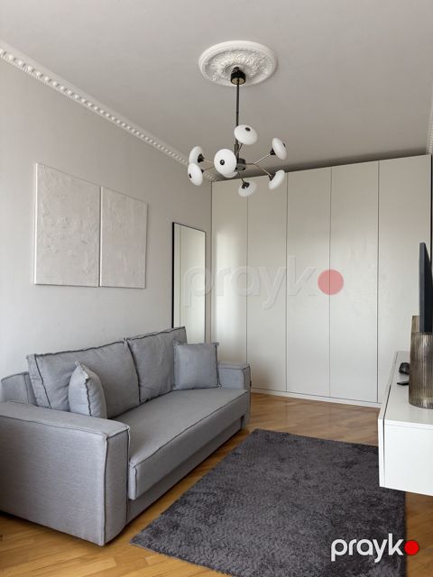 Satılır 4 otaqlı köhnə tikili 100 m²