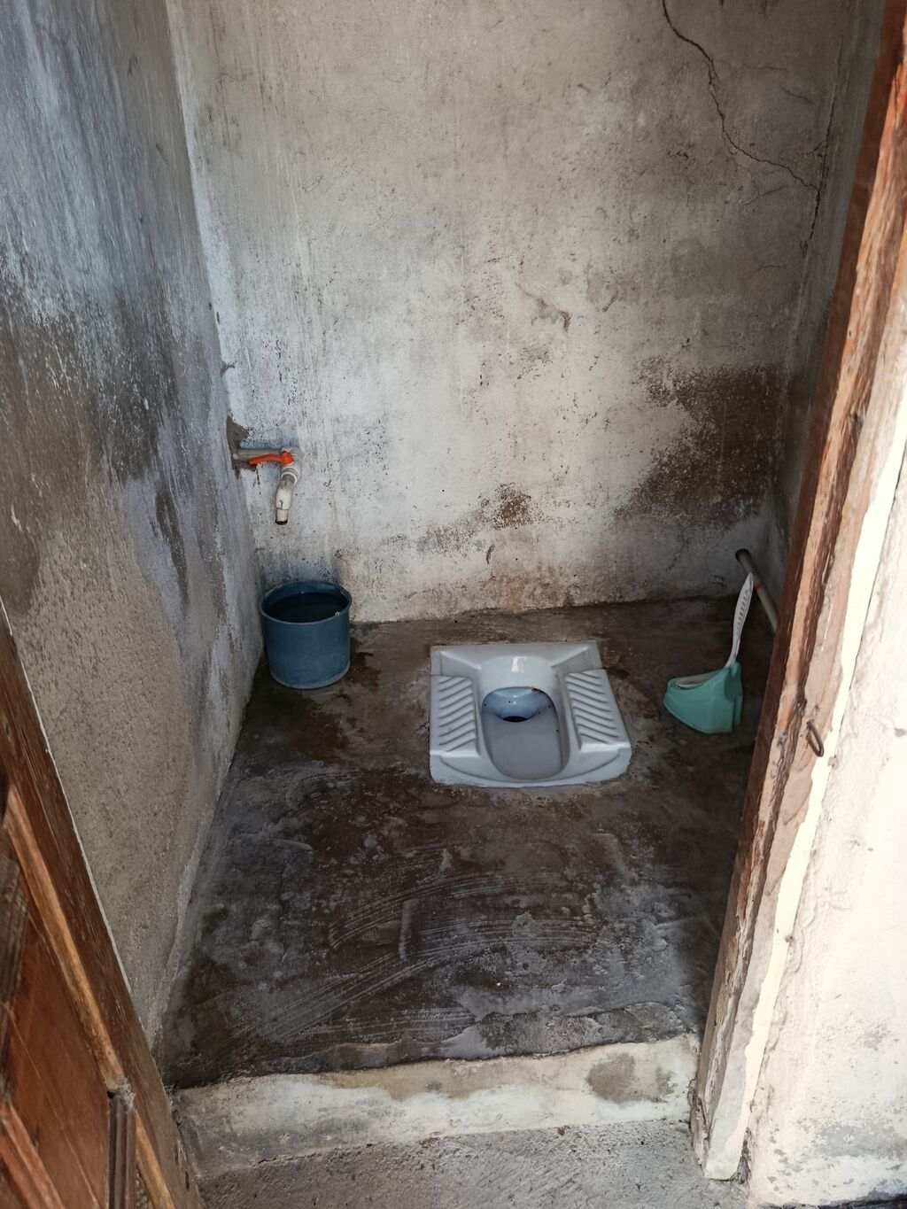 Salam bir otaq bir kuxnasi qaz işıq sizlikdi su bizlikdi İnternet var — Daşınmaz əmlak, Digah (2)