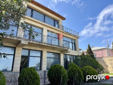 Satılır 9 otaqlı həyət evi/bağ evi 760 m²