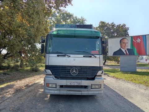 Yük maşını Mercedes-Benz, 2003 il — Bakı