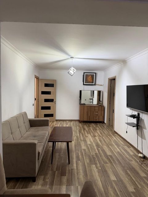 İcarəyə verilir 2 otaqlı köhnə tikili 60 m² — Bakı
