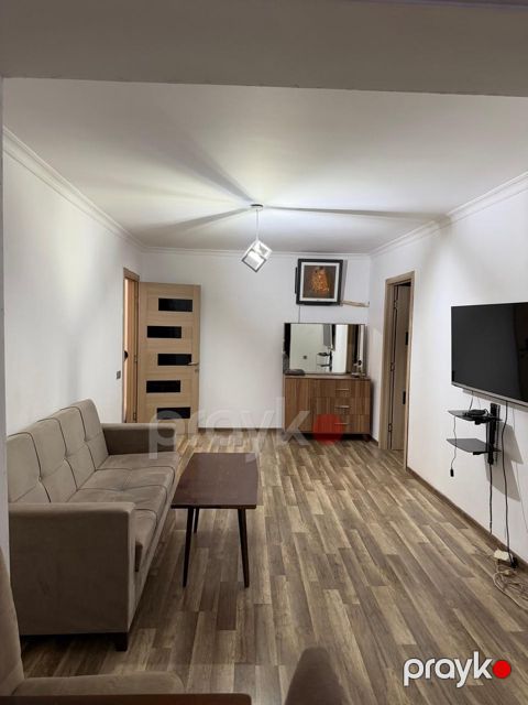 İcarəyə verilir 2 otaqlı köhnə tikili 60 m²