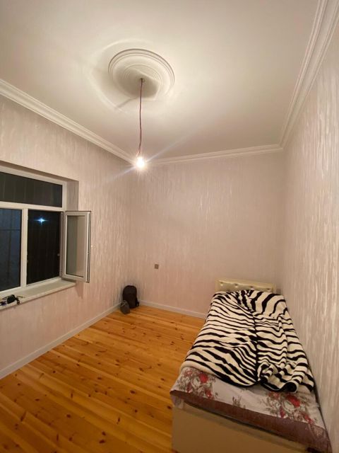 Satılır 4 otaqlı həyət evi/bağ evi 110 m² — Bakı