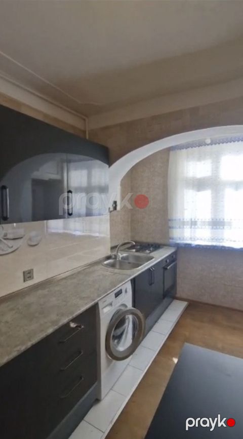 Satılır 3 otaqlı köhnə tikili 60 m²