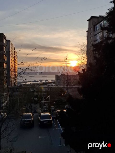 Satılır 3 otaqlı köhnə tikili 70 m²