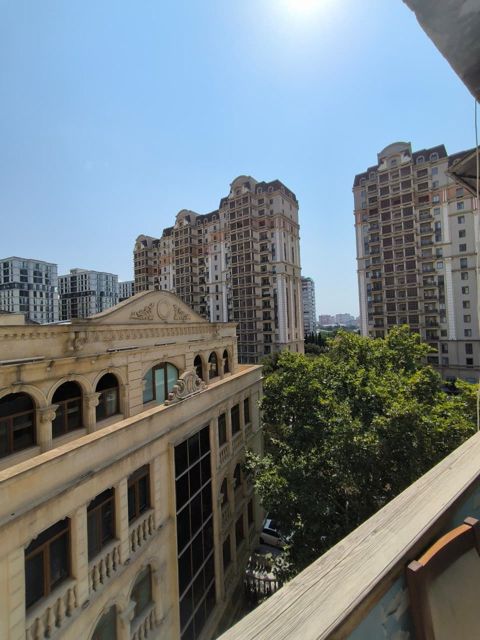 Satılır 2 otaqlı köhnə tikili 41 m² — Bakı