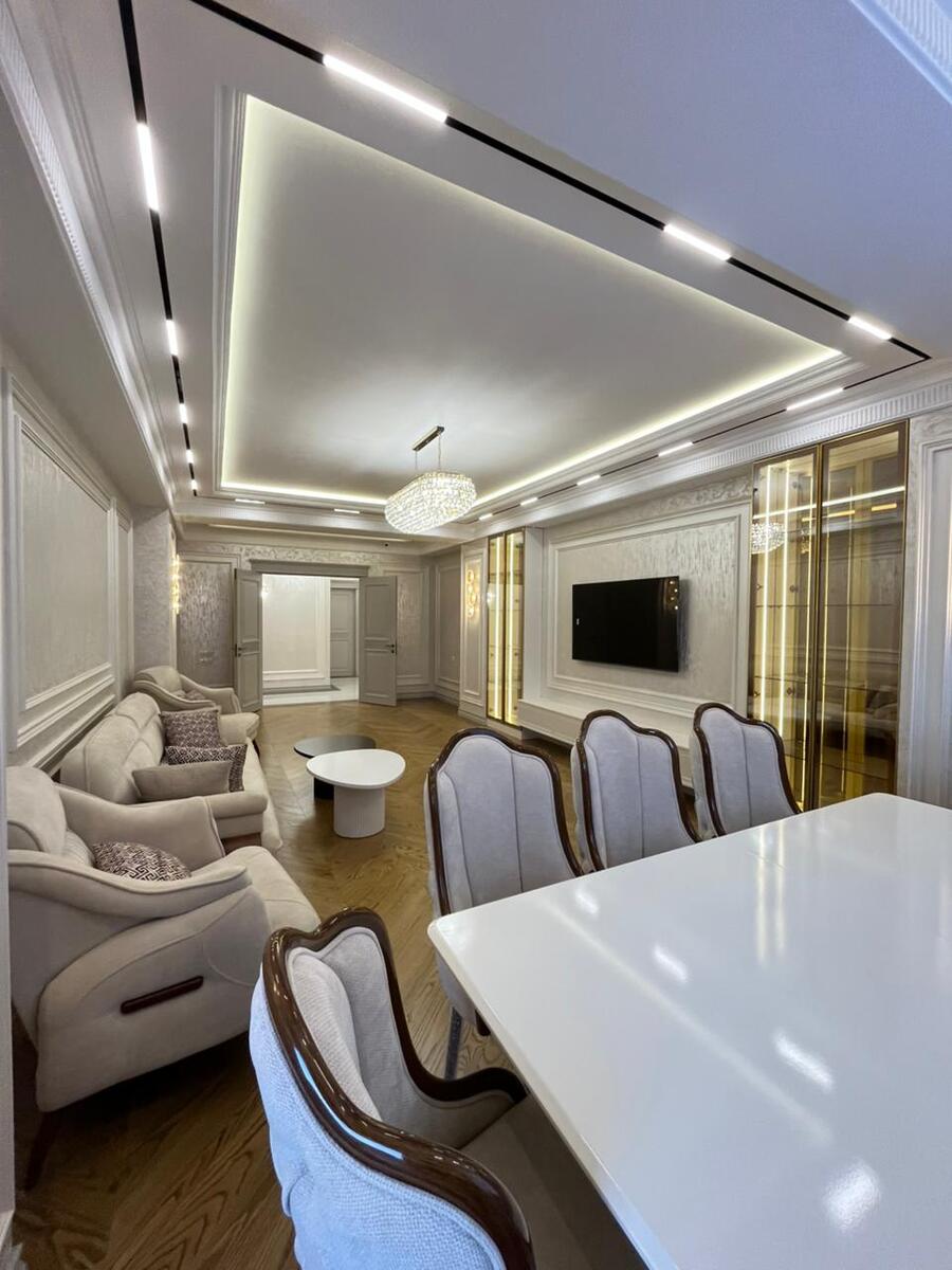 Satılır 4 otaqlı yeni tikili 233 m² — Mənzil, Bakı (2)