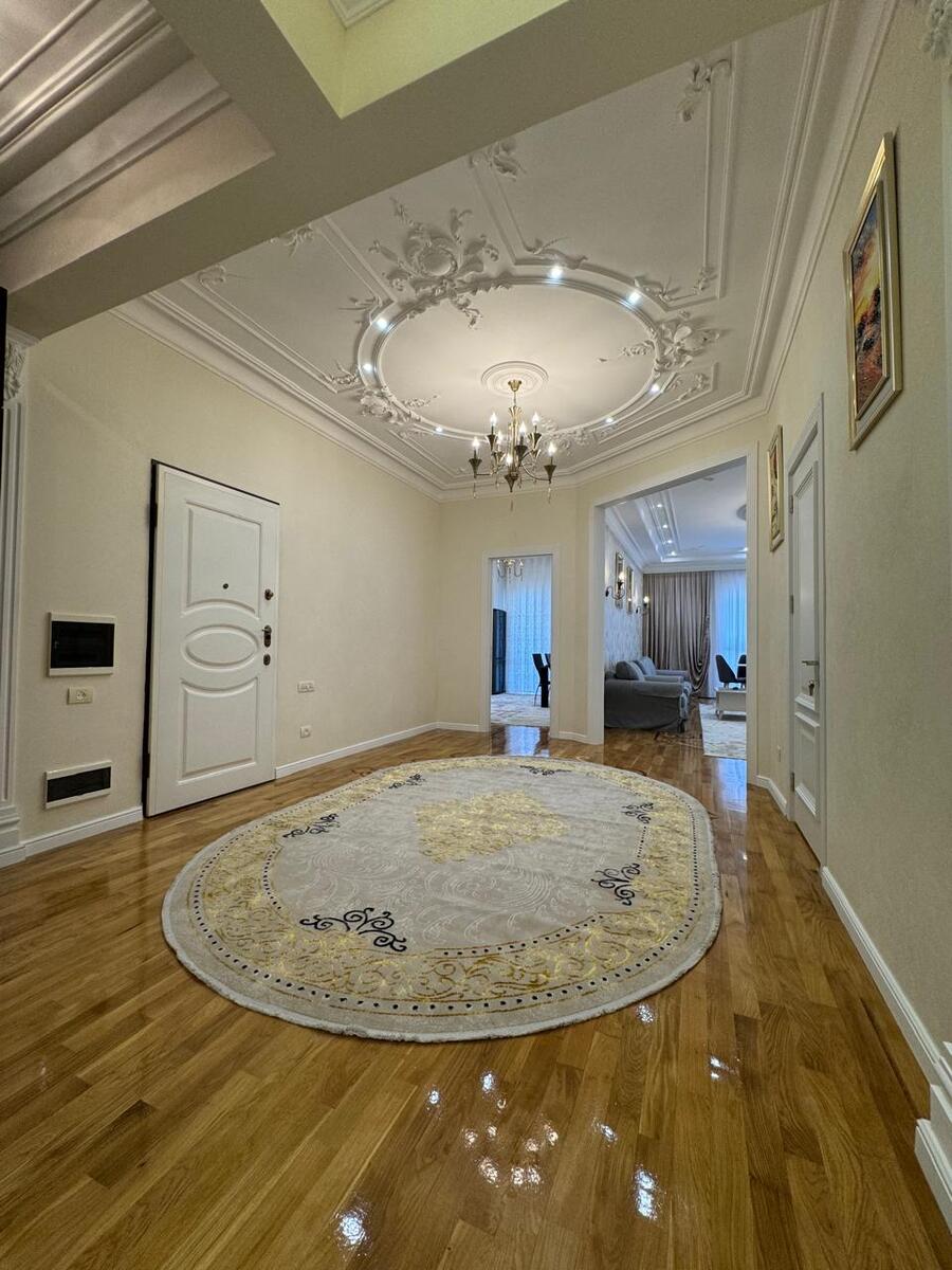 Satılır 4 otaqlı yeni tikili 220 m² — Mənzil, Bakı (7)