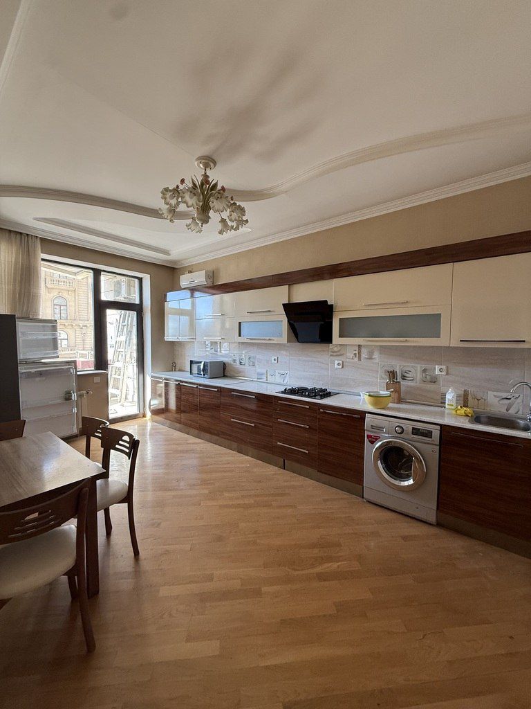 İcarəyə verilir 4 otaqlı yeni tikili 150 m² — Mənzil, Bakı (11)