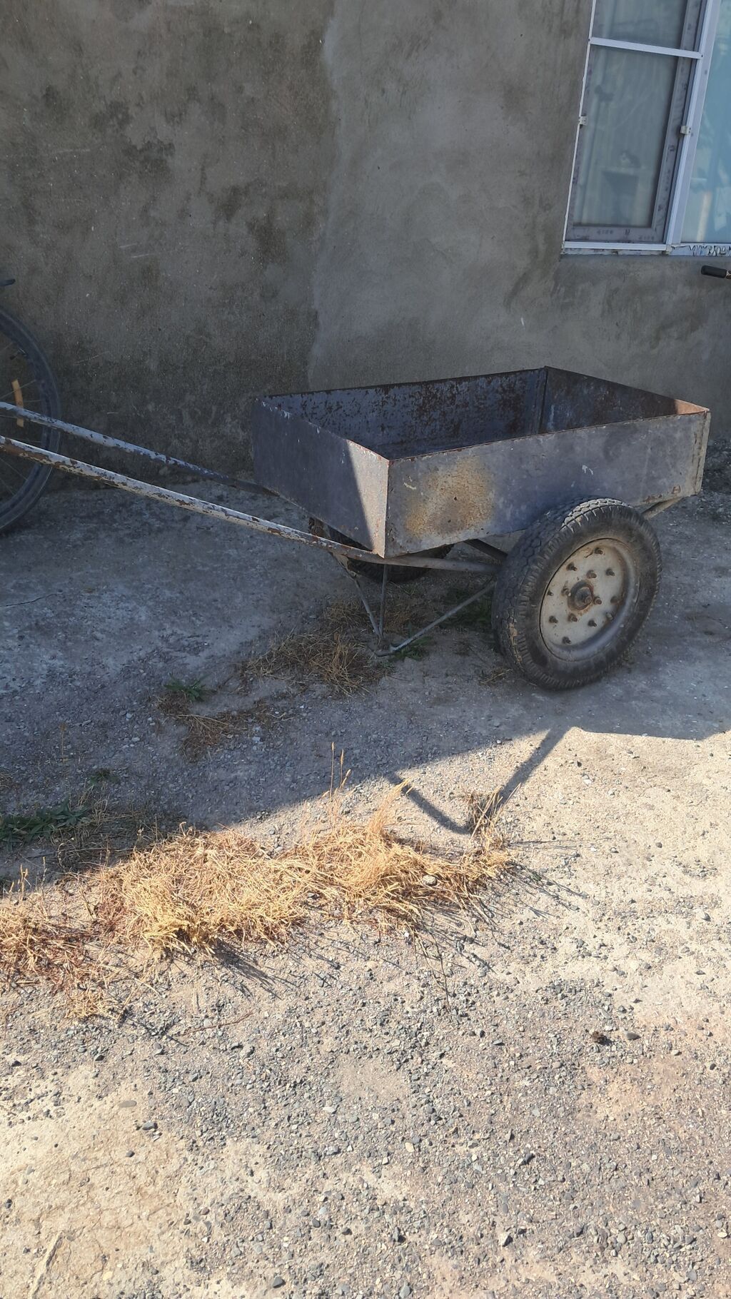 Araba. Əla vəziyyətdə və olduqca rahatdır. İri həcmli yük üçün. Qabaq — Biznes və avadanlıq, Digah (6)