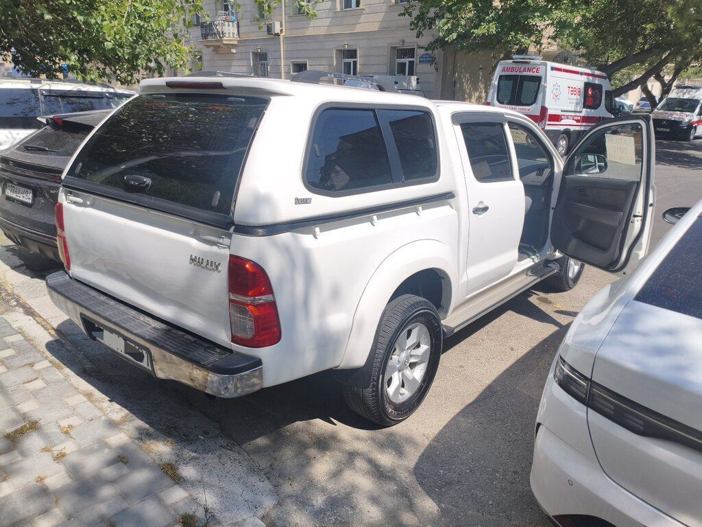 Toyota Hilux, 2.5 L, 2012 il, 400 000 km — Avtomobillər, Bakı (5)