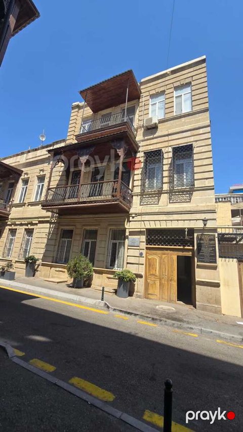 Satılır 2 otaqlı köhnə tikili 60 m²