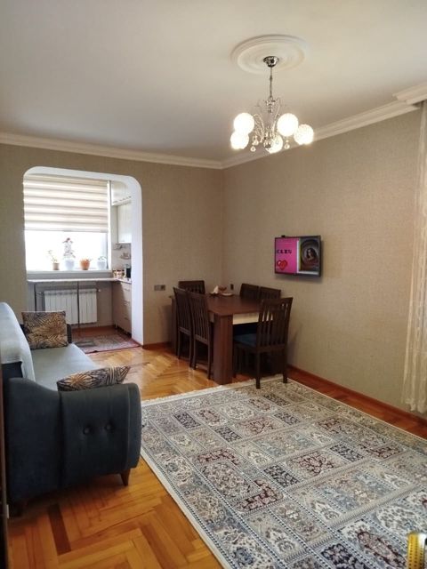 Satılır 2 otaqlı köhnə tikili 40 m² — Bakı