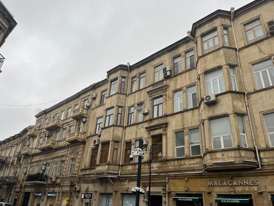 İcarəyə verilir 7 otaqlı köhnə tikili 500 m² — Mənzil, Bakı (2)