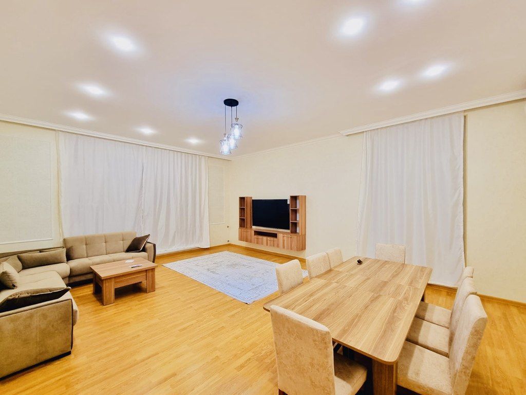 Satılır 5 otaqlı həyət evi/bağ evi 320 m² — Ev, villa, Bakı (8)