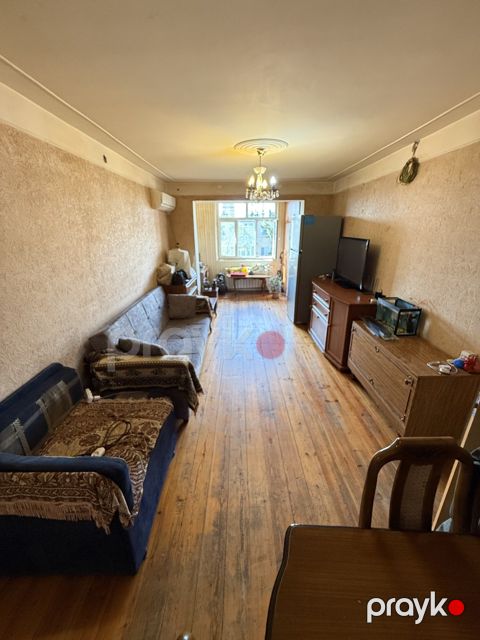 Satılır 2 otaqlı köhnə tikili 50 m²