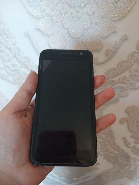 Samsung Galaxy J4 2018, 16 GB, rəng - Qara, İki sim kartlı — Bakı