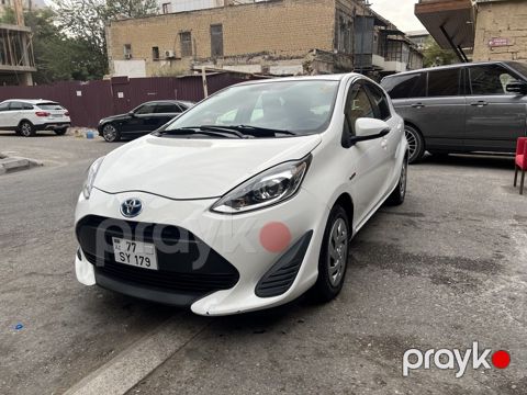 "Toyota Aqua" icarəsi — Bakı