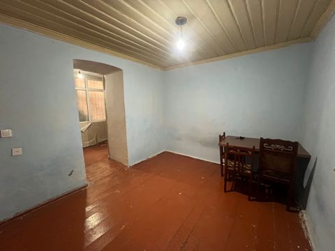 Satılır 3 otaqlı köhnə tikili 52 m² — Bakı