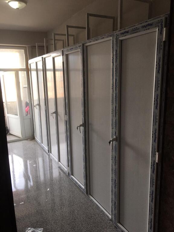 Plastik pəncərə və qapı təmiri — Təmir və inşaat, Bakı (2)