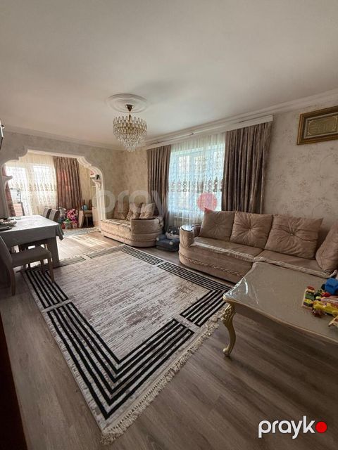 Satılır 4 otaqlı köhnə tikili 115 m²