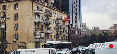 Satılır 3 otaqlı köhnə tikili 70 m²