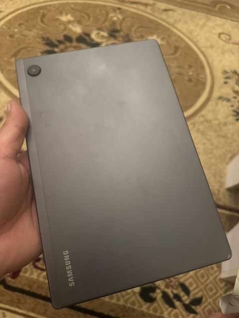 Samsung Galaxy Tab A8 planşet - 10.5 düym geniş ekran, nazik çərçivə — Masazır