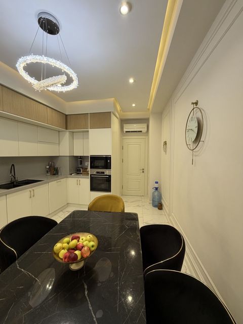 Satılır 4 otaqlı yeni tikili 144 m² — Bakı