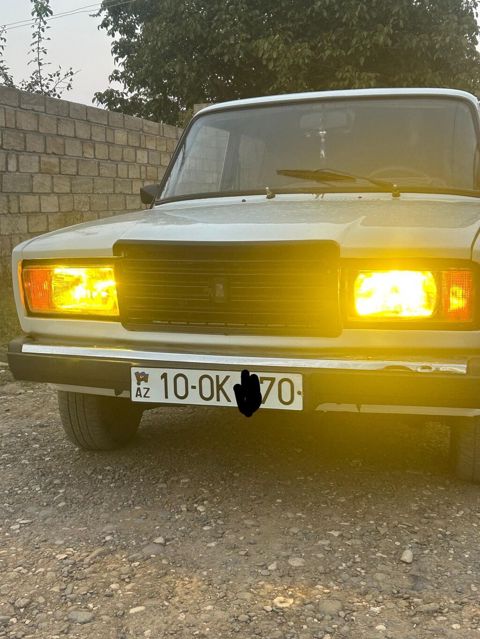 VAZ 2107,5800 real Alıcıya Endirim olacaq ağ rəngdə sedan İl 2005 — Ağcabədi