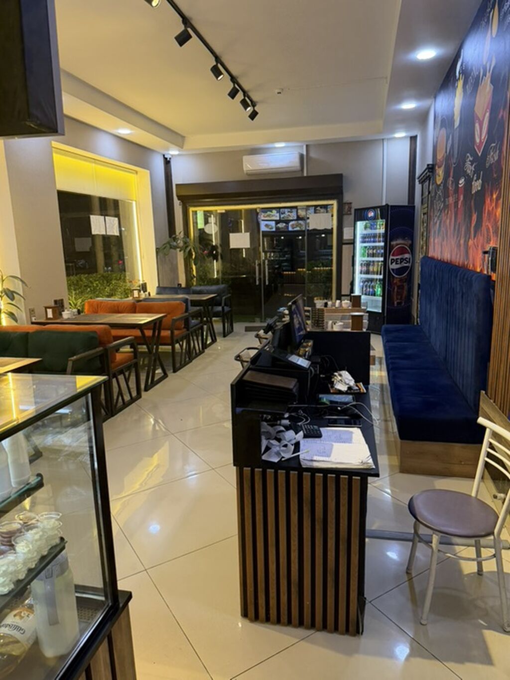Pizza, Pide, Lahmacun və Kabab-Dürüm restoranı - Mərkəzi yerdə — Əmlak, Bakı (2)