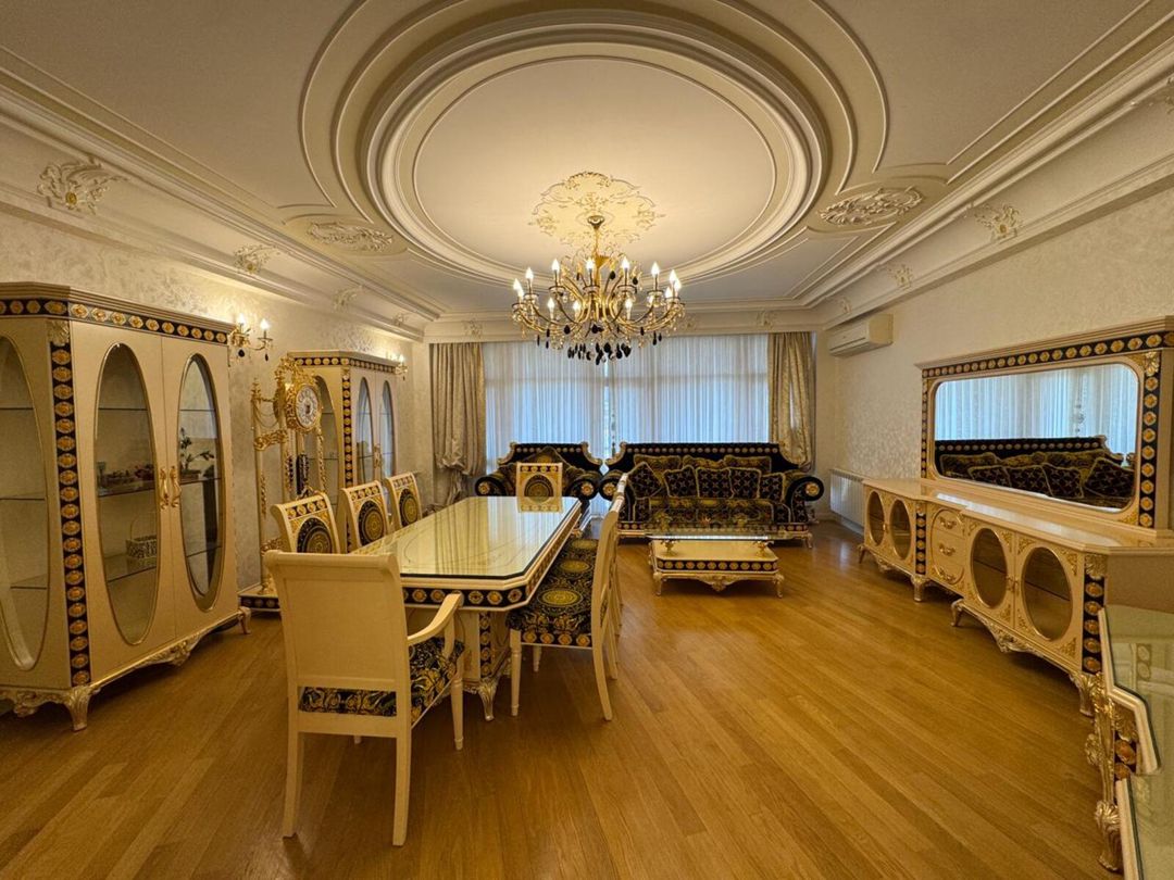 Satılır 4 otaqlı yeni tikili 220 m² — Mənzil, Bakı