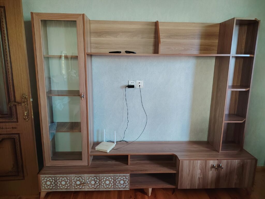 Qonaq otağı üçün mebel dəsti Tərkibi: - TV stendi: sağda açıq rəf — Qonaq otağı üçün, Şəki (2)