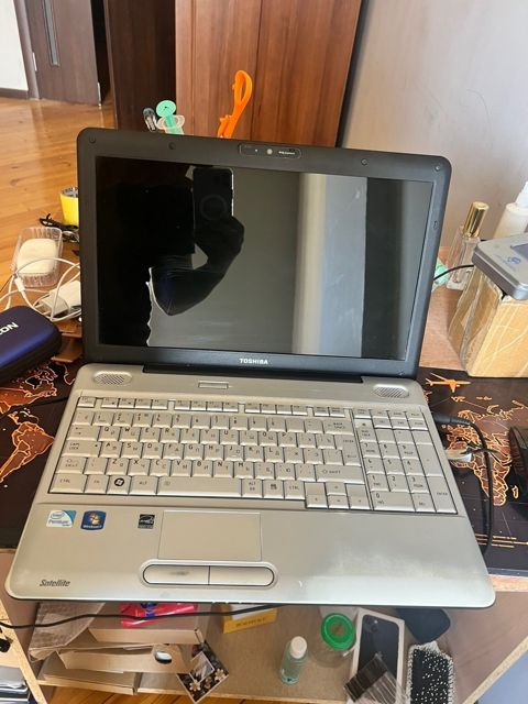 Toshiba Noutbuk — Bakı