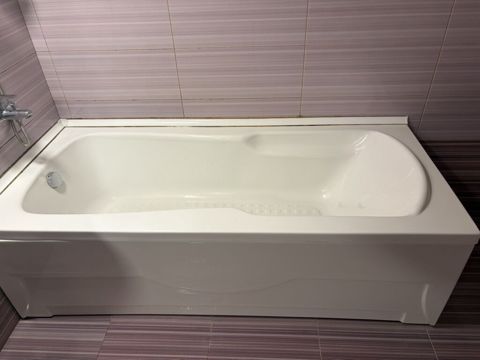 Akril vanna satılır – klassik düzbucaqlı model Ölçüsü: 1,70 m — Digah