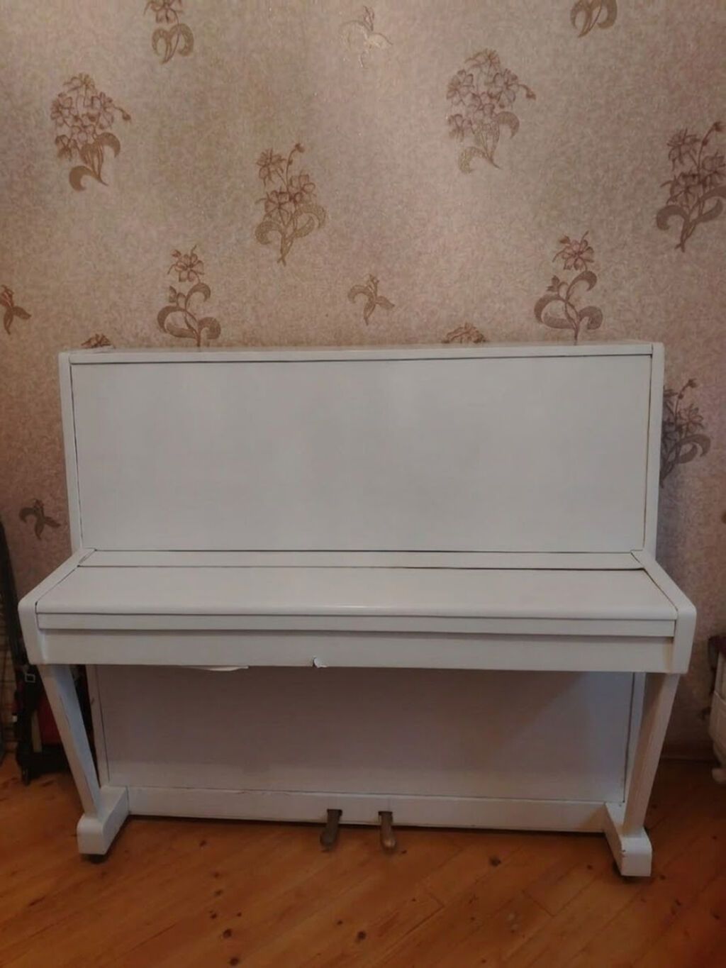 Pianino əla vəziyyətdədir,üzü vinillənib.Dilləri hər biri — Şəxsi əşyalar, Bakı