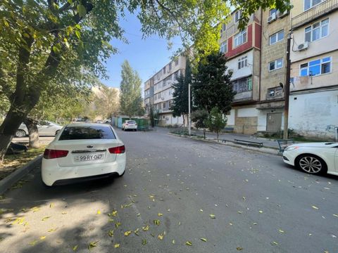 Satılır 2 otaqlı köhnə tikili 40 m² — Bakı