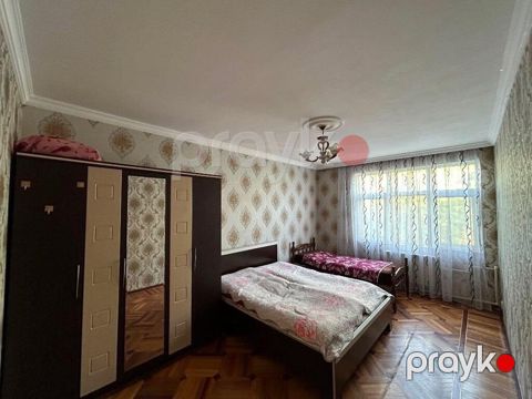 20 Yanvarda metroya 3- 4 dəqiqəlik məsafədə yerləşən 3 otaqlı evə 2