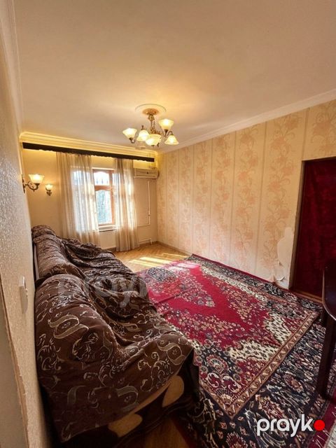 Satılır 2 otaqlı köhnə tikili 55 m²