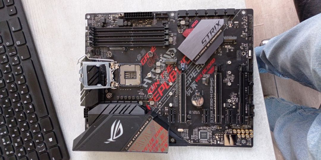 Ana plata Rog Strıx Z390-H Gamıng — Kompüterlər və noutbuklar, Bakı (2)