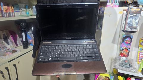 Noutbuk Toshiba — Bakı