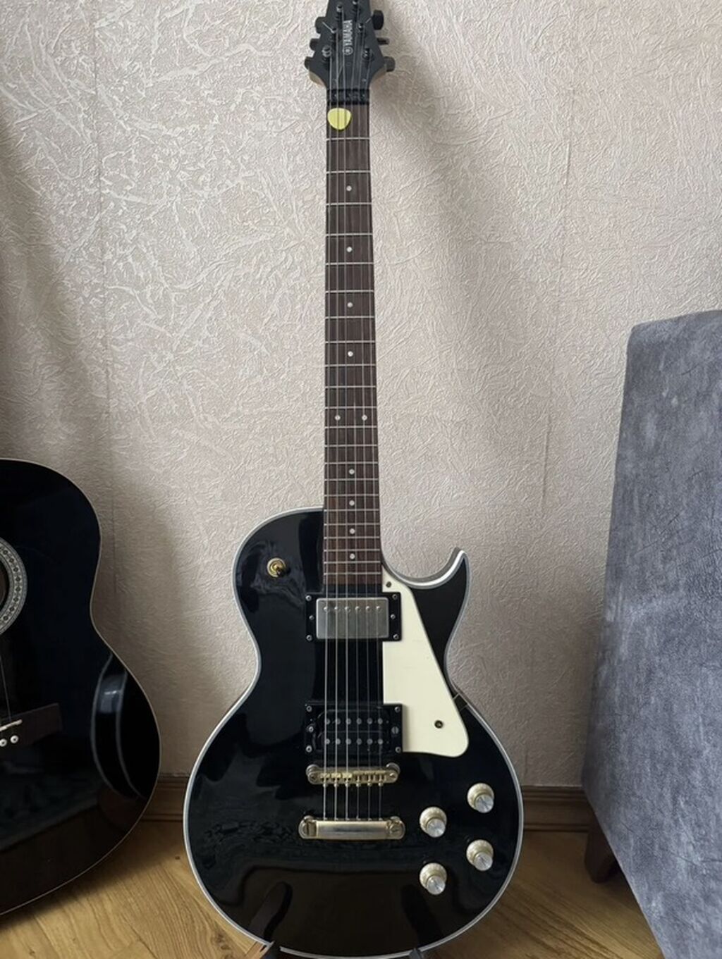 Les paul terzi elektro gitar, yığılmadır, xeyli müddet gündelik — Gitarlar və digər simli alətlər, Bakı