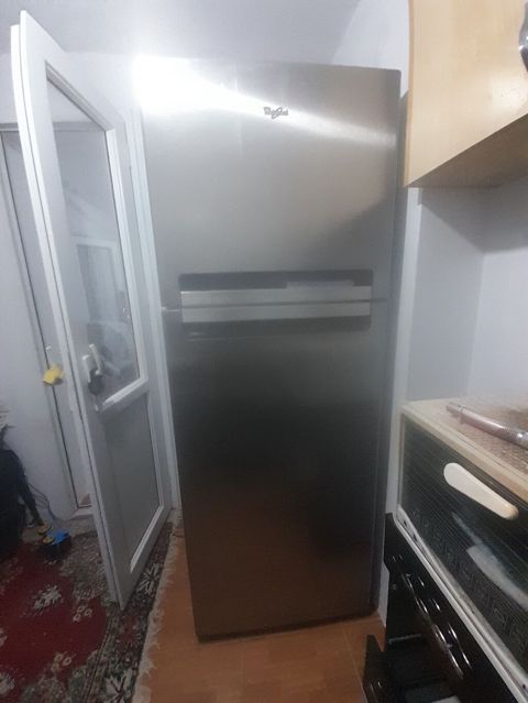İşlənmiş 2 qapılı Whirlpool Soyuducu Satılır, rəng - Gümüşü, Dispenserli — Bakı