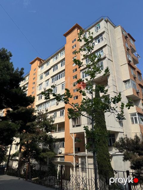 Satılır 2 otaqlı köhnə tikili 65 m²
