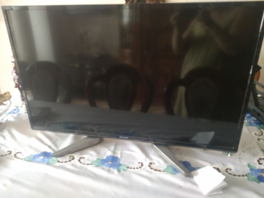 Sharp LED televizor - Ekran: təxminən 40–43 düym diaqonal (nazik — Televizorlar, Bakı (2)