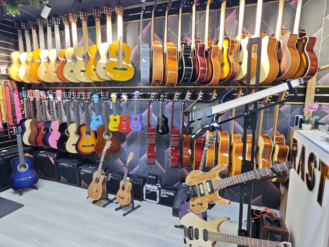 Gitara ukulelelər — Musiqiə alətləri, Bakı (7)