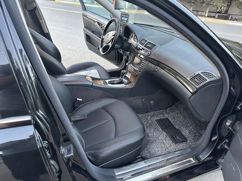 Mercedes E 300, 3.0 L, 2006 il, 111 000 km — Avtomobillər, Bakı (12)