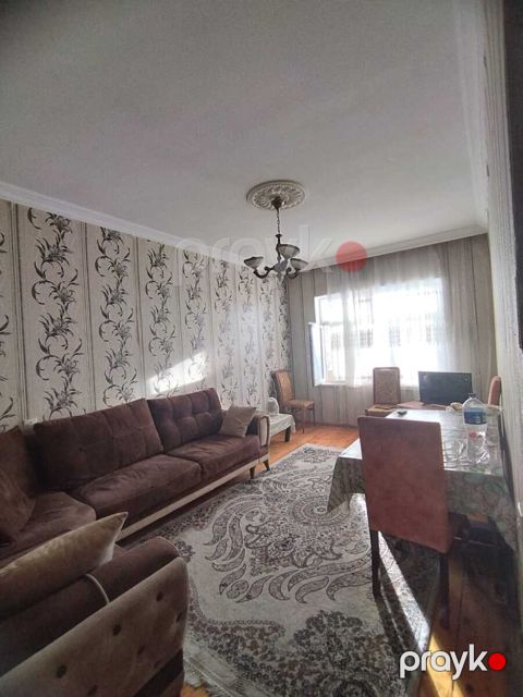 Satılır 3 otaqlı köhnə tikili 90 m²
