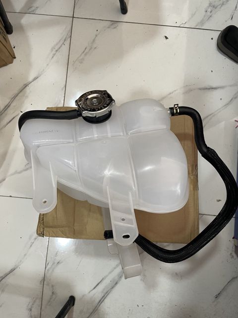 Jeep Grand Cherokee dizel antifriz çəni — Bakı