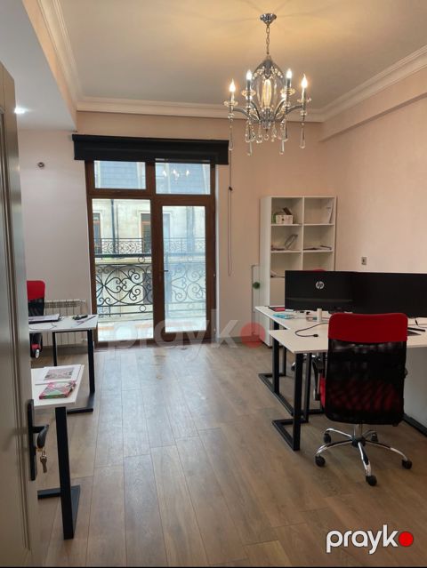 İcarəyə verilir 2 otaqlı ofis 75 m²